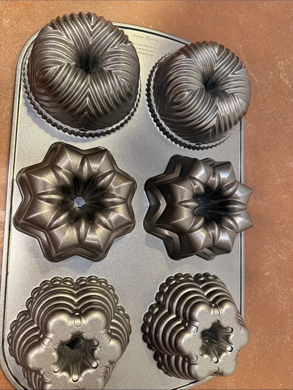 Nordic Ware Garland 6-Cup Mini Bundt Pan